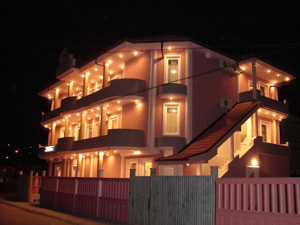 Hotel Vila Mitic Luxx Spa Centar Leskovac  Exterior photo